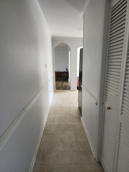 Building Photo - 8176 Surrey Ct