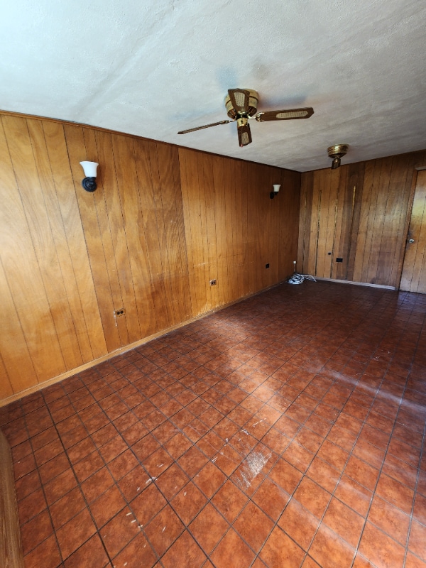 Building Photo - 4709 E Seneca St