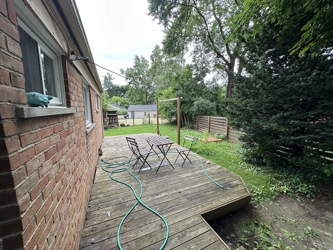 Building Photo - 23581 Loomis Ct