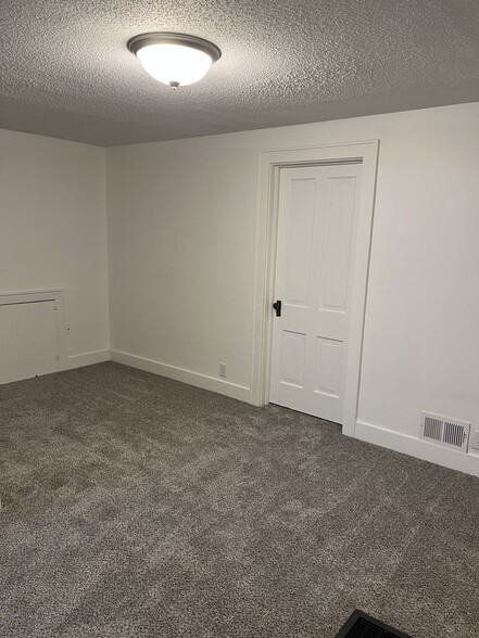Building Photo - 2227 Avenue G
