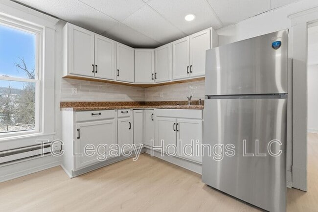 Building Photo - 16 Flint St