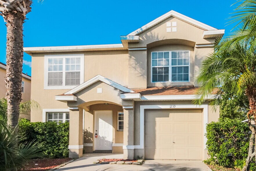 Primary Photo - 1239 Heather Lake Dr