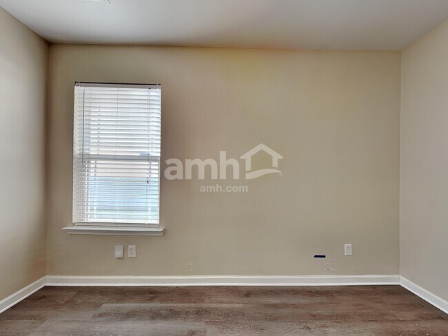 Building Photo - 116 Spring Lakes Dr