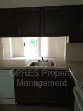 Building Photo - Townhouse for rent