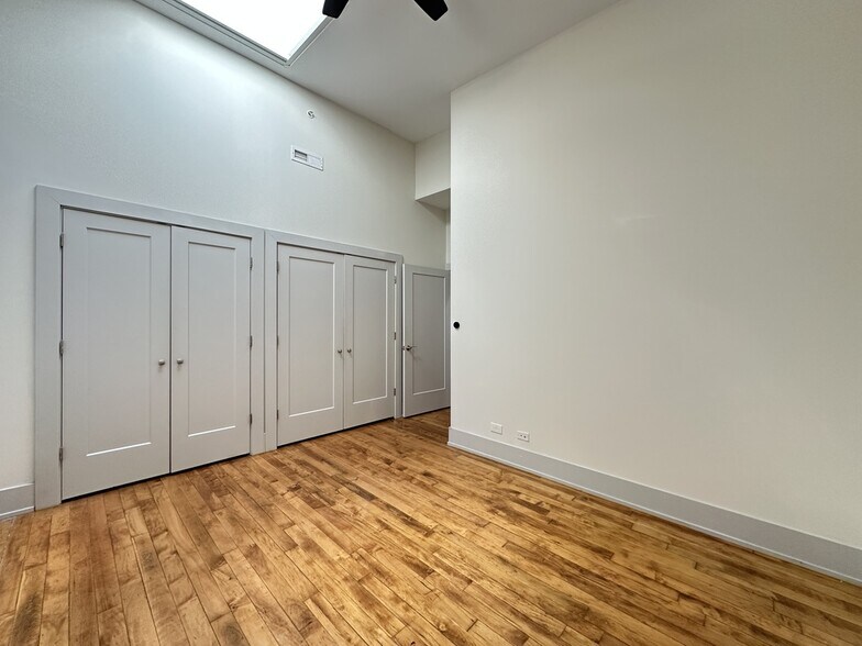 Building Photo - 1432 W 21st St