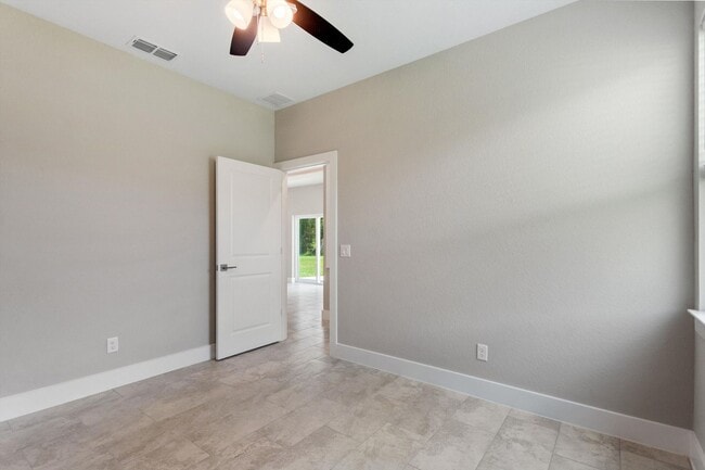 Building Photo - 2354 Littlefield Ln