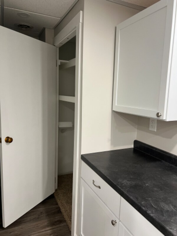 Building Photo - 208 E Front St