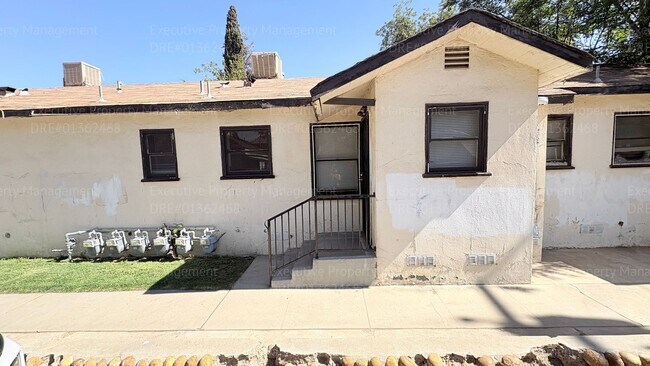 Building Photo - 2321 N Inyo St