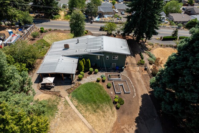 Building Photo - 5415 Sunnyside Rd SE