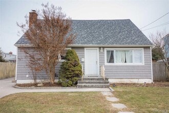 Building Photo - 343 Greengrove Ave