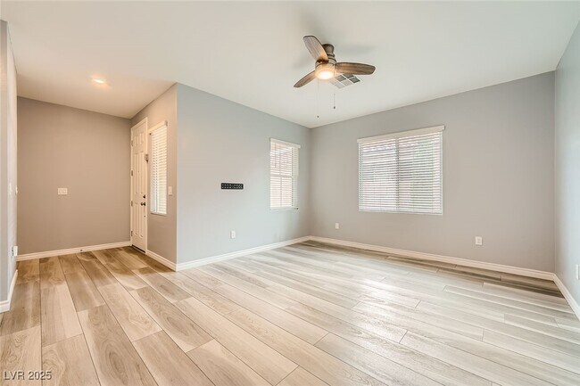 Building Photo - 5990 Viscaya Grv St