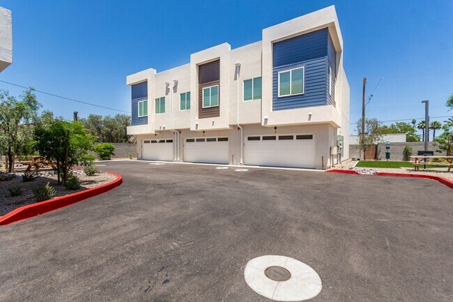 Building Photo - A629