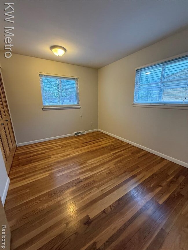 Building Photo - 1204 Montrose Ave