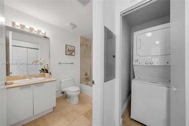 Building Photo - 3131 NE 188th St