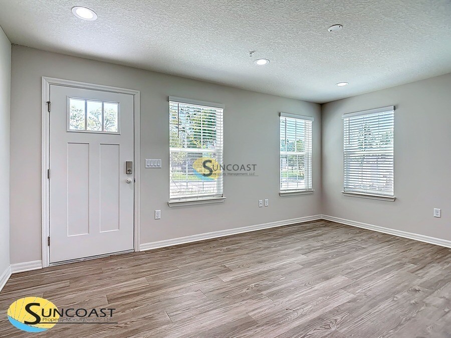 Building Photo - 3821 SW 43rd Ct