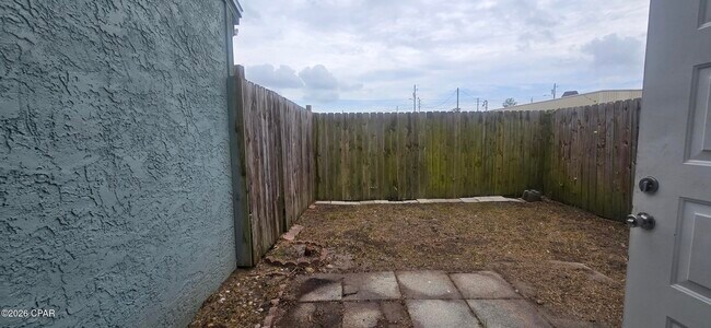 Building Photo - 3910 Venetian Cir