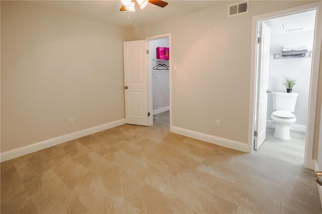Building Photo - 1840 Burton Dr