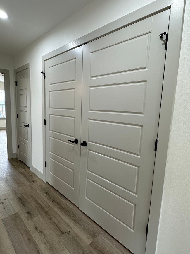 Building Photo - BRAND NEW 4 BED 3 BATH in WAYNESVILLE