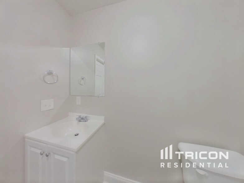 Building Photo - 189 Park Pl Dr