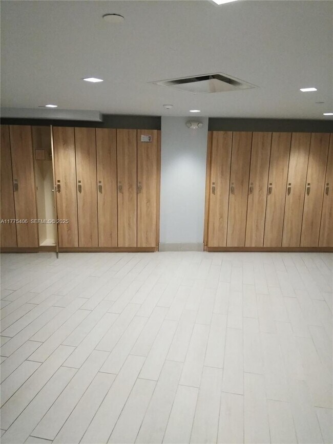 Building Photo - 600 Three Islands Boulevard