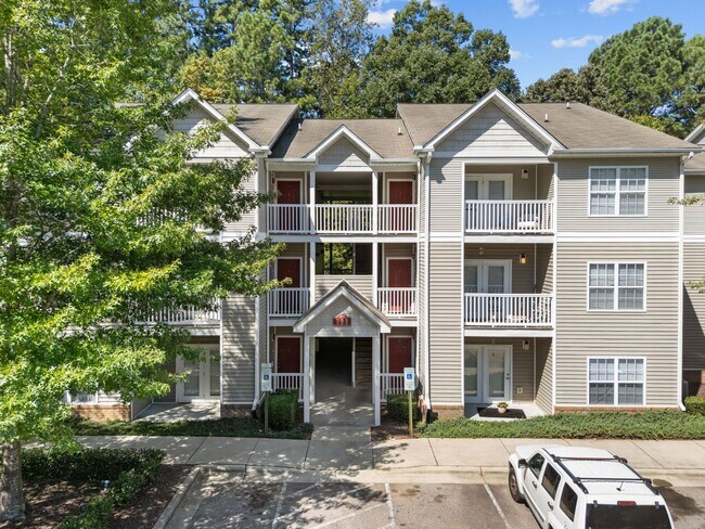 Building Photo - Two Bedroom Apartment
