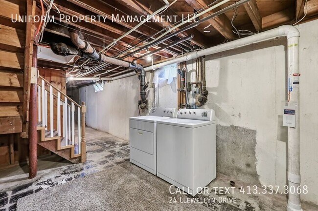 Building Photo - 24 Llewellyn Dr