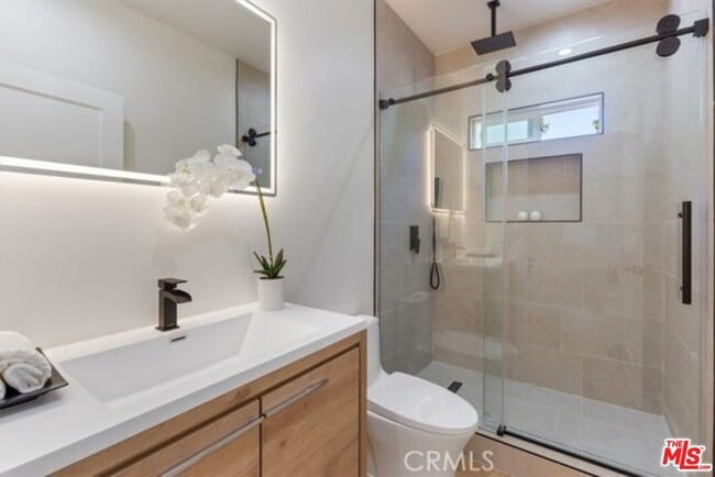 Building Photo - 22450 Dolorosa St