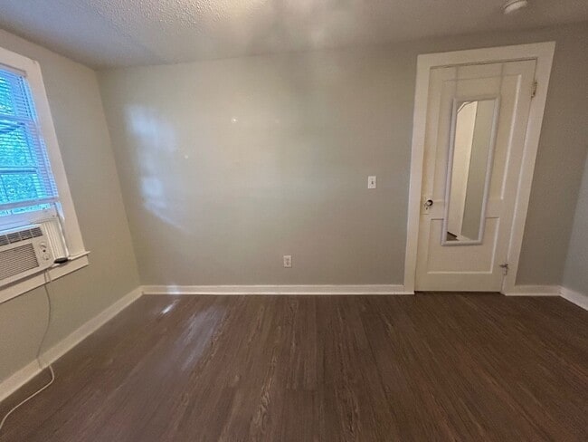 Building Photo - 2015 Holt Dr