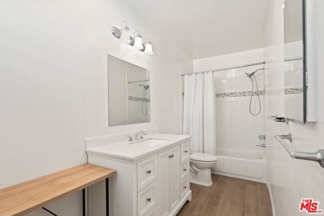 Building Photo - 1528 Berkeley St