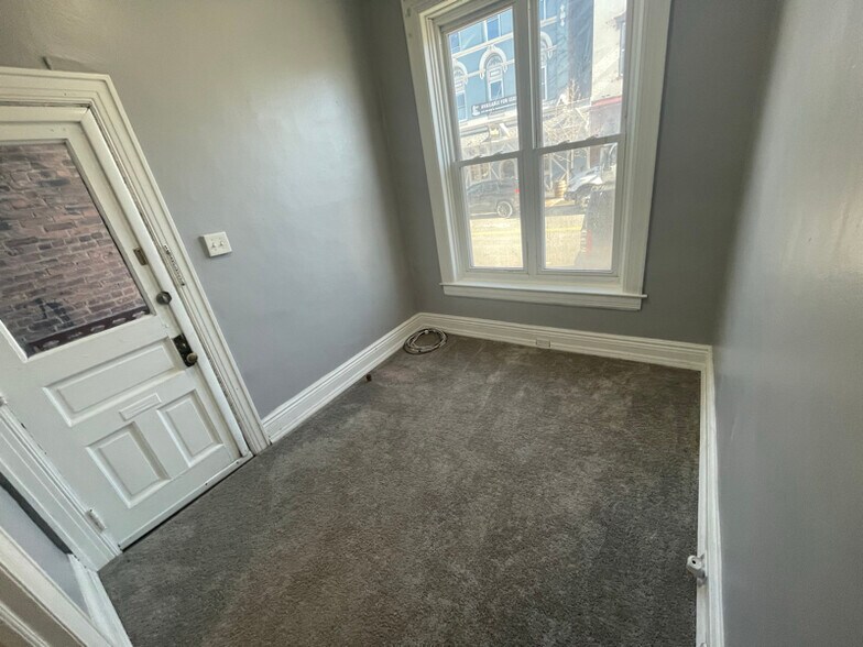 Building Photo - 176 Remsen St