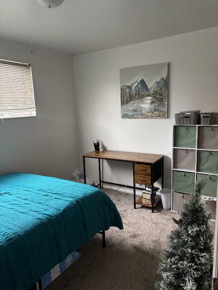 Building Photo - 1591 S 800 E