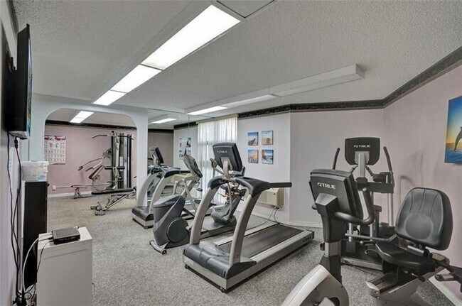 Building Photo - 1361 S Ocean Blvd