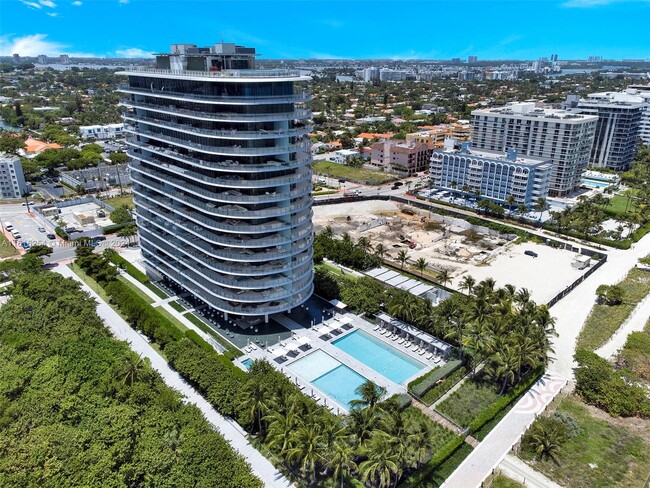 Building Photo - 8701 Collins Ave