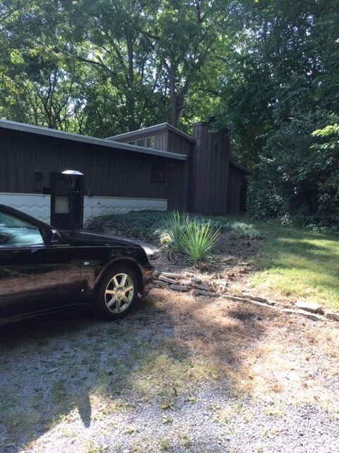 Drive - 1220 Fostoria Ave