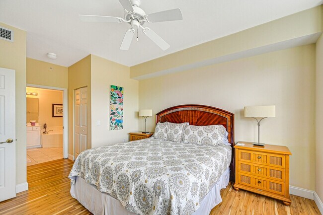 Building Photo - 3973 Bishopwood Ct E