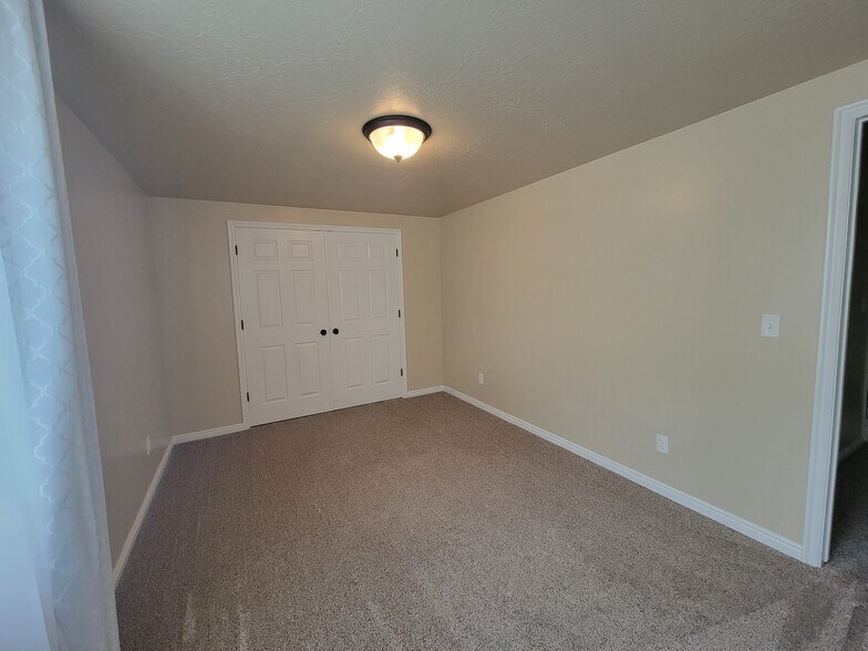 Office/entertainment room - 1097 S 1875 W