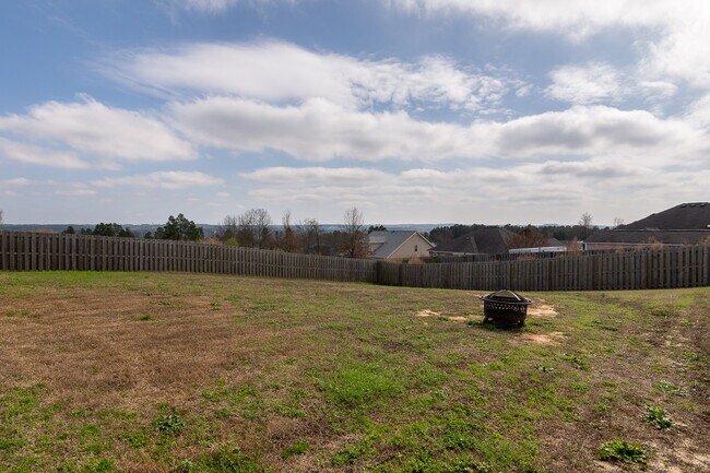 Building Photo - 4830 Fairmont Dr