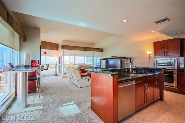 Building Photo - 4575 Dean Martin Dr