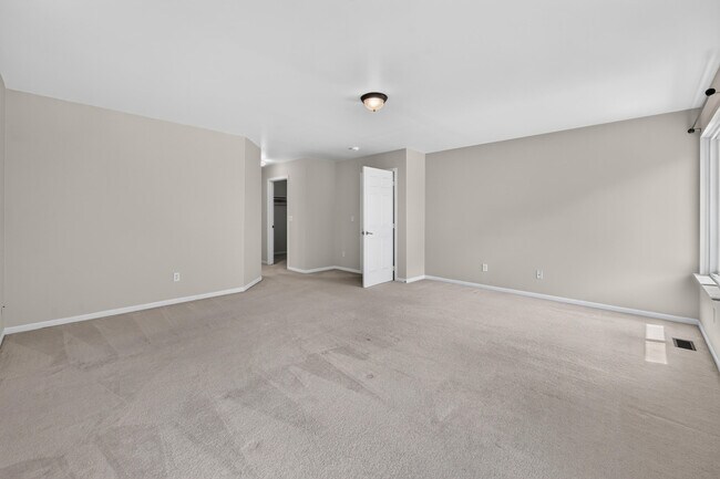 Building Photo - 392 Sedgewood Ln