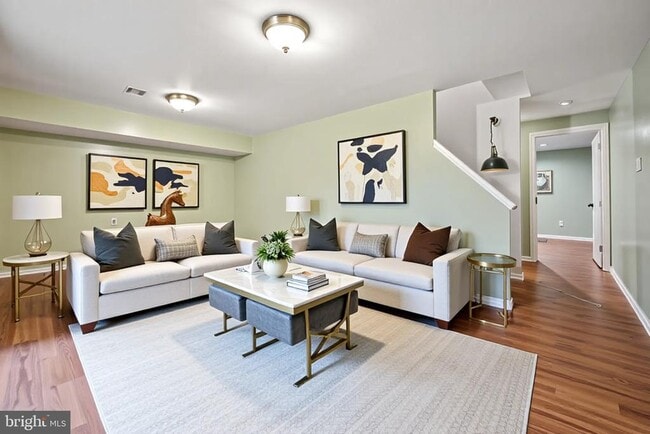 Building Photo - 8217 Township Dr