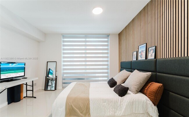 Building Photo - 488 NE 18th St