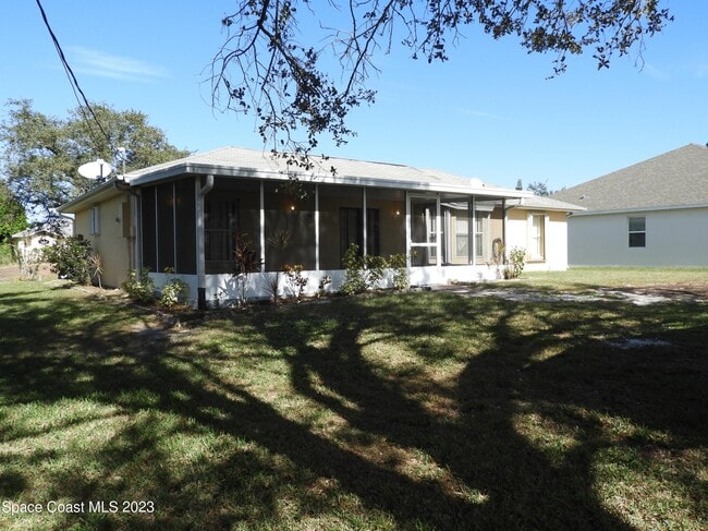 Building Photo - 1420 Denali St SE