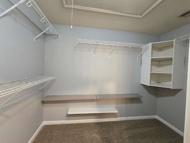 Building Photo - 991 Haggard Dr