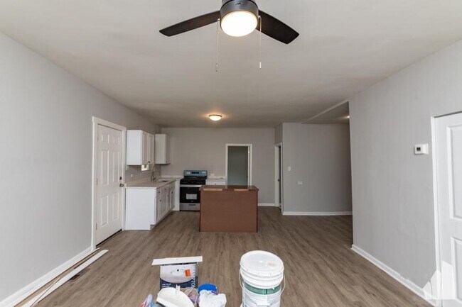Building Photo - 1 bedroom in Chicago IL 60642