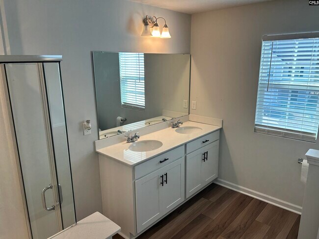 Building Photo - 1449 Tanreall Dr