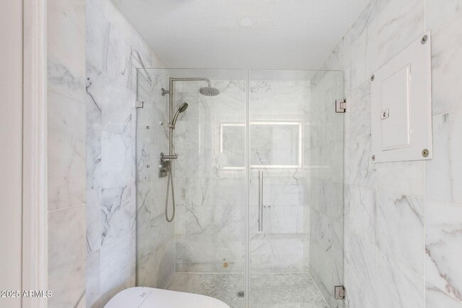 Building Photo - 10301 N 70th St