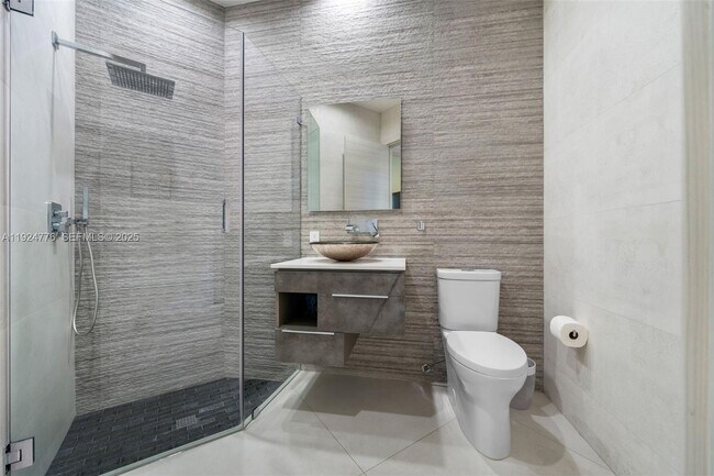 Building Photo - 1549 Breakwater Terrace