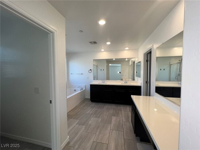 Building Photo - 3212 Daffodil Ridge St