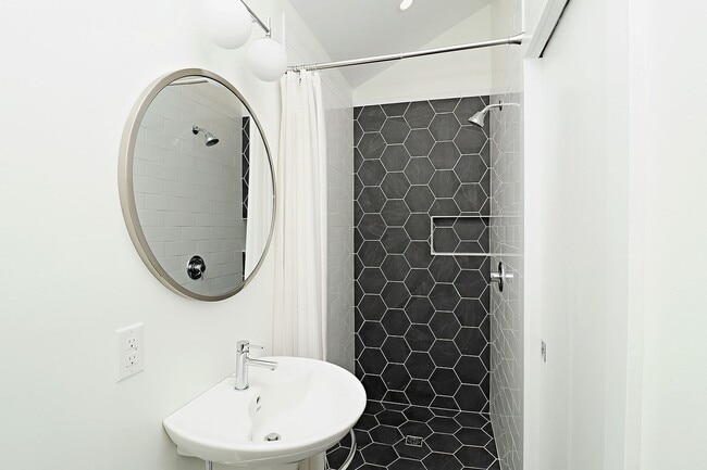 Building Photo - Light-Filled Downtown Studio Near UVA Medical Center