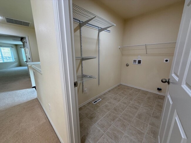 Building Photo - 4 Bedroom DuPont Home for Rent